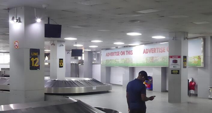 拉各斯機場廣告